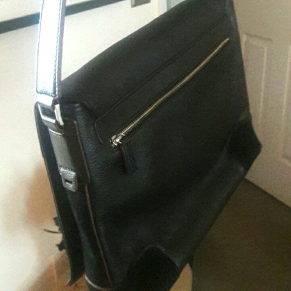 ARTISAN Genuine Leather Black Messenger Bag, 12" x 4" x 17" - Picture 7 of 8